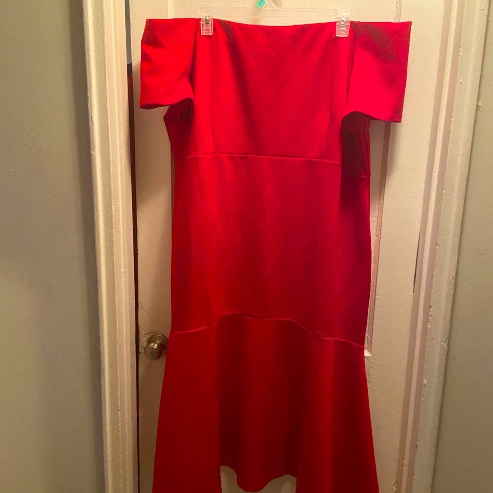 ELOQUII red off shoulder dress size 28
